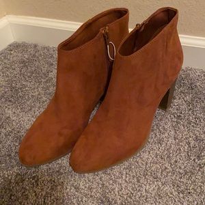 BROWN FAUX SUEDE BOOTIES